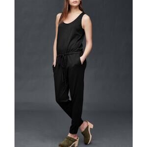 Gap Sleeveless Black Tie Jumpsuit Size Small